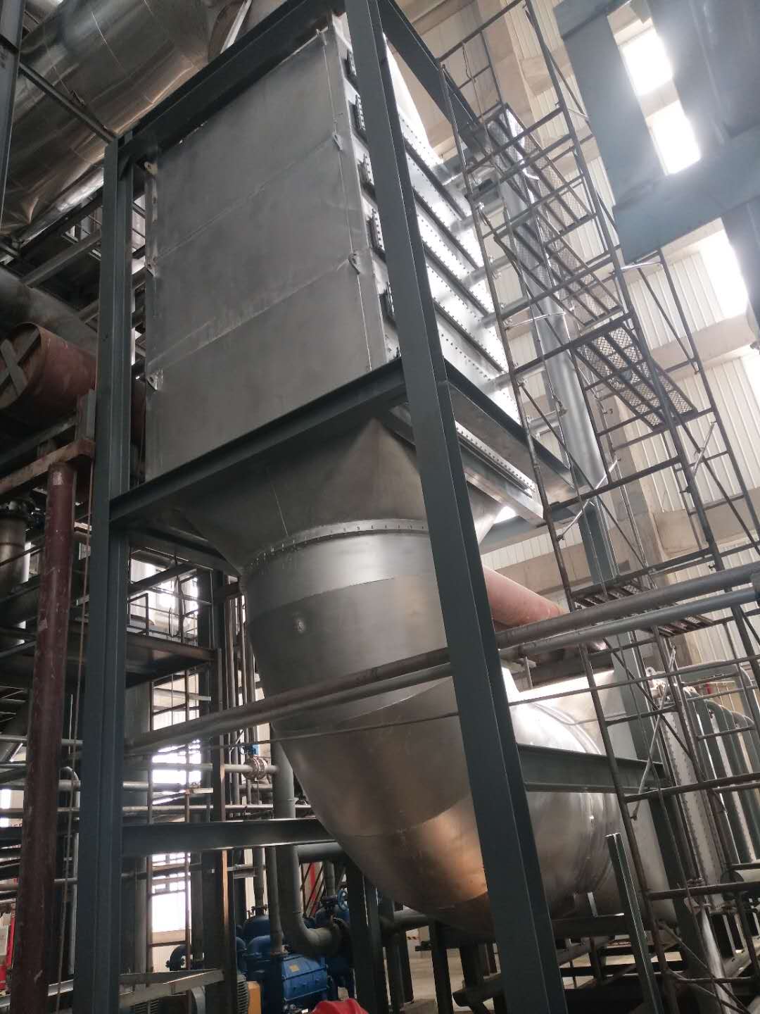 ���ɹ�ĳ���۸ߜ�β�⽵�ع���